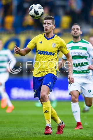  13.04.2018 GDYNIA <br />PILKA NOZNA - EKSTRAKLASA SEZON 2017/2018<br />MECZ ARKA GDYNIA - LECHIA GDANSK<br />N/Z MICHAL MARCJANIK SYLWETKA<br /> 