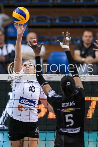  16.04.2018 RZESZOW <br />SIATKOWKA LIGA SIATKOWKI KOBIET LSK 2017/2018 WOMEN VOLLEYBALL POLAND POLISH LEAGUE <br />FAZA PLAYOFF - POLFINAL - 1. MECZ<br />MECZ DEVELOPRES SKYRES RZESZOW - LKS COMMERCECON LODZ <br />N/Z ADELA HELIC <br /> 