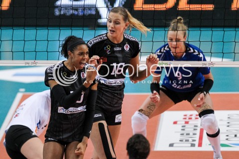  16.04.2018 RZESZOW <br />SIATKOWKA LIGA SIATKOWKI KOBIET LSK 2017/2018 WOMEN VOLLEYBALL POLAND POLISH LEAGUE <br />FAZA PLAYOFF - POLFINAL - 1. MECZ<br />MECZ DEVELOPRES SKYRES RZESZOW - LKS COMMERCECON LODZ <br />N/Z DEJA MCCLENDON ZUZANNA EFIMIENKO MLOTKOWSKA RADOSC EMOCJE <br /> 