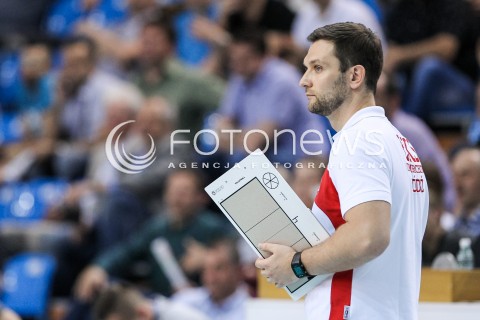  16.04.2018 RZESZOW <br />SIATKOWKA LIGA SIATKOWKI KOBIET LSK 2017/2018 WOMEN VOLLEYBALL POLAND POLISH LEAGUE <br />FAZA PLAYOFF - POLFINAL - 1. MECZ<br />MECZ DEVELOPRES SKYRES RZESZOW - LKS COMMERCECON LODZ <br />N/Z MICHAL MASEK - I TRENER ( HEAD COACH ) SYLWETKA <br /> 