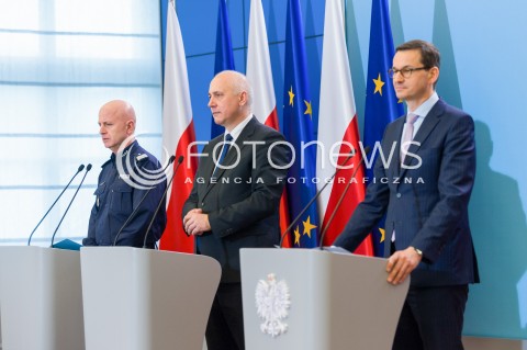  17.04.2018 WARSZAWA <br />KONFERENCJA PREMIERA MATEUSZA MORAWIECKIEGO I MINISTRA JOACHIMA BRUDZINSKIEGO <br />N/Z KOMENDANT GLOWNY POLICJI JAROSLAW SZYMCZYK JOACHIM BRUDZINSKI PREMIER MATEUSZ MORAWIECKI <br /> 