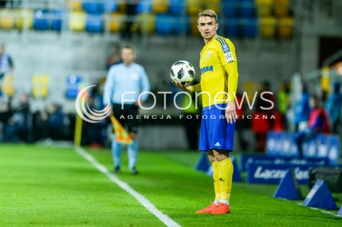  17.04.2018 GDYNIA <br />PILKA NOZNA - PUCHAR POLSKI PZPN<br />POLFINAL MECZ DRUGI<br />MECZ ARKA GDYNIA - KORONA KIELCE<br />N/Z MARCIN WARCHOLAK SYLWETKA<br /> 