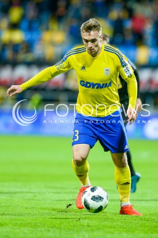  17.04.2018 GDYNIA <br />PILKA NOZNA - PUCHAR POLSKI PZPN<br />POLFINAL MECZ DRUGI<br />MECZ ARKA GDYNIA - KORONA KIELCE<br />N/Z MARCIN WARCHOLAK SYLWETKA<br /> 