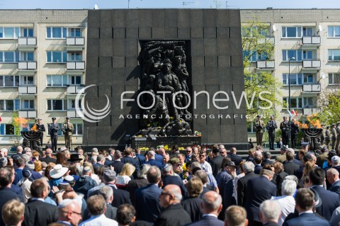  19.04.2018 WARSZWA<br />75 ROCZNICA WYBUCHU POWSTANIA W GETCIE WARSZAWSKIM<br />N/Z UCZESTNICY POMNIK BOHATEROW GETTA<br /> 
