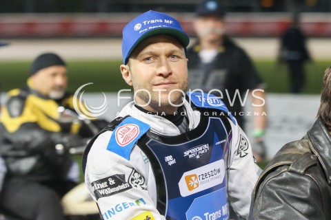  20.04.2018 RZESZOW <br />ZUZEL SPEEDWAY<br />DRUGA RUNDA ZAWODOW SPEEDWAY BEST PAIRS 2018 W RZESZOWIE<br />N/Z MARTIN SMOLINSKI SYLWETKA<br /> 