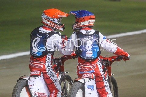  20.04.2018 RZESZOW <br />ZUZEL SPEEDWAY<br />DRUGA RUNDA ZAWODOW SPEEDWAY BEST PAIRS 2018 W RZESZOWIE<br />N/Z JACOB THORSSELL (NIEBIESKI), ANDREAS JONSSON (CZERWONY) RADOSC EMOCJE<br /> 