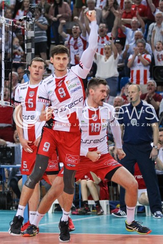  21.04.2018 RZESZOW<br />SIATKOWKA PLUSLIGA 2017/2018 MEN VOLLEYBALL POLAND POLISH PLUS LIGA LEAGUE SEASON 2017/2018<br />FAZA PLAY-OFF - CWIERCFINAL - 2. MECZ<br />MECZ ASSECO RESOVIA RZESZOW - INDYKPOL AZS OLSZTYN <br />N/Z THIBAULT ROSSARD LUKAS TICHACEK DAWID DRYJA RADOSC EMOCJE <br /> 