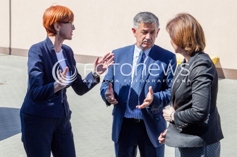  21.04.2018 BOGUCHWALA <br />SPOTKANIE MINISTER RODZINY PRACY I POLITYKI SPOLECZNEJ Z MIESZKANCAMI BOGUCHWALY <br />N/Z MINISTER ELZBIETA RAFALSKA , JOZEF JODLOWSKI ( STAROSTA RZESZOWSKI ) , EWA LENIART ( WOJEWODA PODKARPACKI )<br /> 