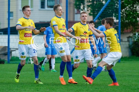  21.04.2018 JAROSLAW <br />PILKA NOZNA III LIGA 2017/2018 GRUPA IV <br />MECZ JKS 1909 JAROSLAW - MOTOR LUBLIN <br />N/Z JULIEN TADROWSKI RADOSC BRAMKA GOL NA 0:1<br /> 