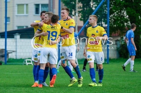  21.04.2018 JAROSLAW <br />PILKA NOZNA III LIGA 2017/2018 GRUPA IV <br />MECZ JKS 1909 JAROSLAW - MOTOR LUBLIN <br />N/Z JULIEN TADROWSKI RADOSC BRAMKA GOL NA 0:1<br /> 