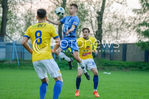  21.04.2018 JAROSLAW <br />PILKA NOZNA III LIGA 2017/2018 GRUPA IV <br />MECZ JKS 1909 JAROSLAW - MOTOR LUBLIN <br />N/Z ARTUR GIERAGA<br /> 