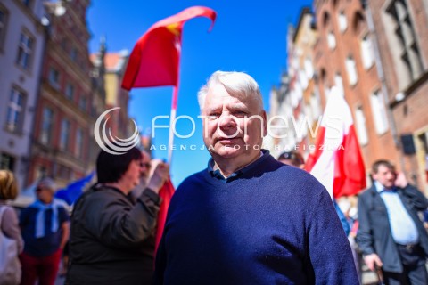  21.04.2018 GDANSK <br />DEMONSTRACJA GDANSK MOWI NIE DLA NACJONALIZMU I FASZYZMU<br />N/Z BOGDAN BORUSEWICZ PORTRET<br /> 