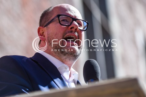  21.04.2018 GDANSK <br />DEMONSTRACJA GDANSK MOWI NIE DLA NACJONALIZMU I FASZYZMU<br />N/Z PREZYDENT GDANSKA PAWEL ADAMOWICZ<br /> 