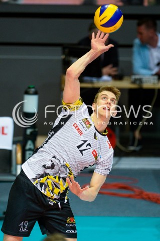  21.04.2018 GDYNIA<br />SIATKOWKA - PLAY OFF<br />PLUS LIGA SEZON 2017/2018<br />MECZ TREFL GDANSK - JASTRZEBSKI WEGIEL<br />N/Z ARTUR SZALPUK<br /> 