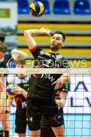  21.04.2018 GDYNIA<br />SIATKOWKA - PLAY OFF<br />PLUS LIGA SEZON 2017/2018<br />MECZ TREFL GDANSK - JASTRZEBSKI WEGIEL<br />N/Z GRZEGORZ KOSOK<br /> 