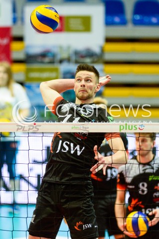  21.04.2018 GDYNIA<br />SIATKOWKA - PLAY OFF<br />PLUS LIGA SEZON 2017/2018<br />MECZ TREFL GDANSK - JASTRZEBSKI WEGIEL<br />N/Z WOJCIECH SOBALA<br /> 