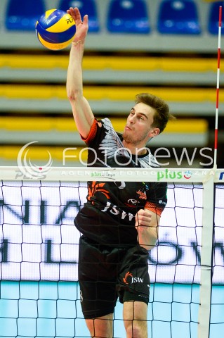  21.04.2018 GDYNIA<br />SIATKOWKA - PLAY OFF<br />PLUS LIGA SEZON 2017/2018<br />MECZ TREFL GDANSK - JASTRZEBSKI WEGIEL<br />N/Z MARCIN ERNASTOWICZ<br /> 