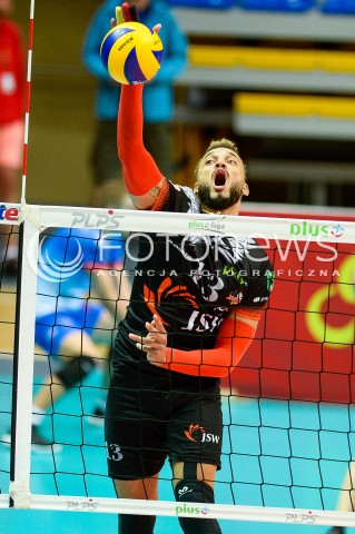  21.04.2018 GDYNIA<br />SIATKOWKA - PLAY OFF<br />PLUS LIGA SEZON 2017/2018<br />MECZ TREFL GDANSK - JASTRZEBSKI WEGIEL<br />N/Z SALVADOR HIDALGO OLIVA<br /> 