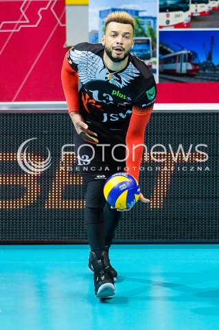  21.04.2018 GDYNIA<br />SIATKOWKA - PLAY OFF<br />PLUS LIGA SEZON 2017/2018<br />MECZ TREFL GDANSK - JASTRZEBSKI WEGIEL<br />N/Z SALVADOR HIDALGO OLIVA SYLWETKA<br /> 