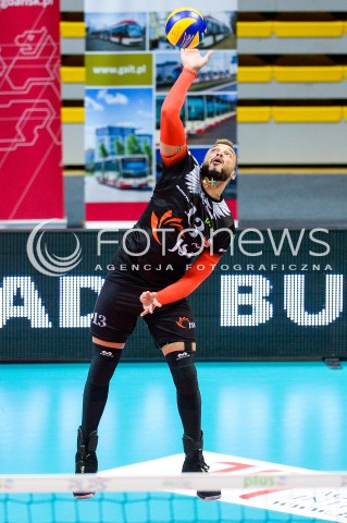  21.04.2018 GDYNIA<br />SIATKOWKA - PLAY OFF<br />PLUS LIGA SEZON 2017/2018<br />MECZ TREFL GDANSK - JASTRZEBSKI WEGIEL<br />N/Z SALVADOR HIDALGO OLIVA SYLWETKA<br /> 