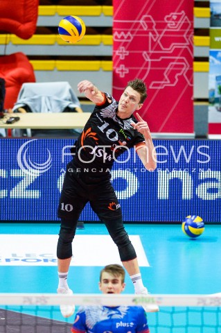  21.04.2018 GDYNIA<br />SIATKOWKA - PLAY OFF<br />PLUS LIGA SEZON 2017/2018<br />MECZ TREFL GDANSK - JASTRZEBSKI WEGIEL<br />N/Z LUKAS KAMPA SYLWETKA<br /> 