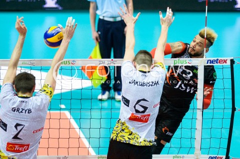  21.04.2018 GDYNIA<br />SIATKOWKA - PLAY OFF<br />PLUS LIGA SEZON 2017/2018<br />MECZ TREFL GDANSK - JASTRZEBSKI WEGIEL<br />N/Z SALVADOR HIDALGO OLIVA<br /> 