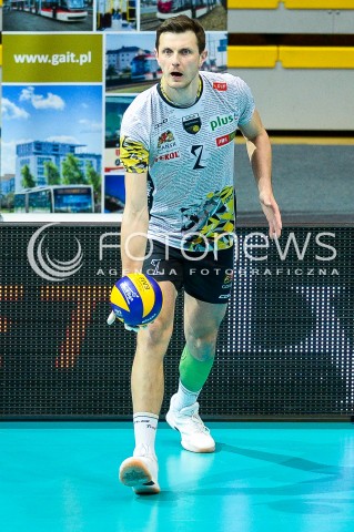  21.04.2018 GDYNIA<br />SIATKOWKA - PLAY OFF<br />PLUS LIGA SEZON 2017/2018<br />MECZ TREFL GDANSK - JASTRZEBSKI WEGIEL<br />N/Z WOJCIECH GRZYB SYLWETKA<br /> 