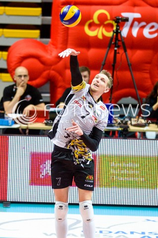  21.04.2018 GDYNIA<br />SIATKOWKA - PLAY OFF<br />PLUS LIGA SEZON 2017/2018<br />MECZ TREFL GDANSK - JASTRZEBSKI WEGIEL<br />N/Z DAMIAN SCHULZ SYLWETKA<br /> 