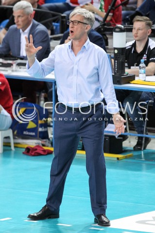  22.04.2018 RZESZOW<br />SIATKOWKA PLUSLIGA 2017/2018 MEN VOLLEYBALL POLAND POLISH PLUS LIGA LEAGUE SEASON 2017/2018<br />FAZA PLAY-OFF - CWIERCFINAL - 3. MECZ<br />MECZ ASSECO RESOVIA RZESZOW - INDYKPOL AZS OLSZTYN <br />N/Z ROBERTO SANTILLI - I TRENER ( HEAD COACH ) SYLWETKA <br /> 
