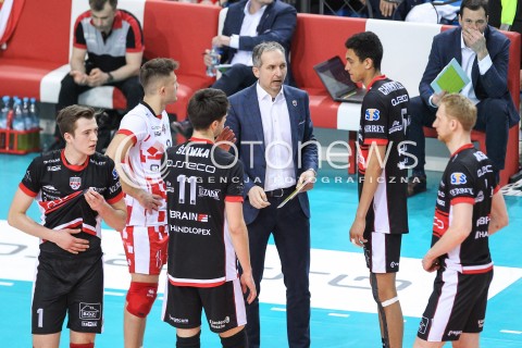  22.04.2018 RZESZOW<br />SIATKOWKA PLUSLIGA 2017/2018 MEN VOLLEYBALL POLAND POLISH PLUS LIGA LEAGUE SEASON 2017/2018<br />FAZA PLAY-OFF - CWIERCFINAL - 3. MECZ<br />MECZ ASSECO RESOVIA RZESZOW - INDYKPOL AZS OLSZTYN <br />N/Z ANDRZEJ KOWAL - I TRENER ( HEAD COACH ) MICHAL KEDZIERSKI MATEUSZ MASLOWSKI BARTHELEMY CHINENYEZE JAKUB JAROSZ <br /> 