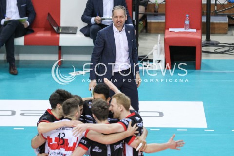  22.04.2018 RZESZOW<br />SIATKOWKA PLUSLIGA 2017/2018 MEN VOLLEYBALL POLAND POLISH PLUS LIGA LEAGUE SEASON 2017/2018<br />FAZA PLAY-OFF - CWIERCFINAL - 3. MECZ<br />MECZ ASSECO RESOVIA RZESZOW - INDYKPOL AZS OLSZTYN <br />N/Z ANDRZEJ KOWAL - I TRENER ( HEAD COACH ) RADOSC EMOCJE <br /> 