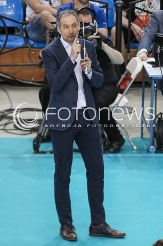  22.04.2018 RZESZOW<br />SIATKOWKA PLUSLIGA 2017/2018 MEN VOLLEYBALL POLAND POLISH PLUS LIGA LEAGUE SEASON 2017/2018<br />FAZA PLAY-OFF - CWIERCFINAL - 3. MECZ<br />MECZ ASSECO RESOVIA RZESZOW - INDYKPOL AZS OLSZTYN <br />N/Z ANDRZEJ KOWAL - I TRENER ( HEAD COACH ) SYLWETKA <br /> 