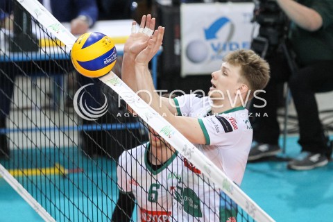  22.04.2018 RZESZOW<br />SIATKOWKA PLUSLIGA 2017/2018 MEN VOLLEYBALL POLAND POLISH PLUS LIGA LEAGUE SEASON 2017/2018<br />FAZA PLAY-OFF - CWIERCFINAL - 3. MECZ<br />MECZ ASSECO RESOVIA RZESZOW - INDYKPOL AZS OLSZTYN <br />N/Z JAKUB KOCHANOWSKI BLOK <br /> 