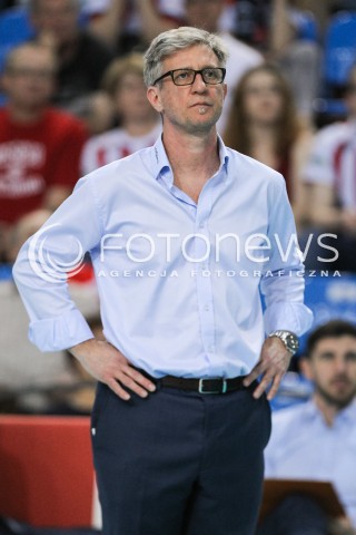  22.04.2018 RZESZOW<br />SIATKOWKA PLUSLIGA 2017/2018 MEN VOLLEYBALL POLAND POLISH PLUS LIGA LEAGUE SEASON 2017/2018<br />FAZA PLAY-OFF - CWIERCFINAL - 3. MECZ<br />MECZ ASSECO RESOVIA RZESZOW - INDYKPOL AZS OLSZTYN <br />N/Z ROBERTO SANTILLI - I TRENER ( HEAD COACH ) SYLWETKA <br /> 
