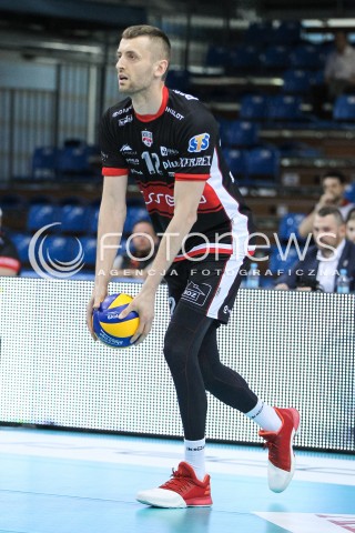  22.04.2018 RZESZOW<br />SIATKOWKA PLUSLIGA 2017/2018 MEN VOLLEYBALL POLAND POLISH PLUS LIGA LEAGUE SEASON 2017/2018<br />FAZA PLAY-OFF - CWIERCFINAL - 3. MECZ<br />MECZ ASSECO RESOVIA RZESZOW - INDYKPOL AZS OLSZTYN <br />N/Z LUKASZ PERLOWSKI SYLWETKA <br /> 