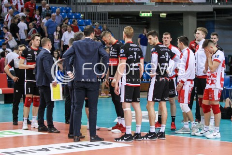  22.04.2018 RZESZOW<br />SIATKOWKA PLUSLIGA 2017/2018 MEN VOLLEYBALL POLAND POLISH PLUS LIGA LEAGUE SEASON 2017/2018<br />FAZA PLAY-OFF - CWIERCFINAL - 3. MECZ<br />MECZ ASSECO RESOVIA RZESZOW - INDYKPOL AZS OLSZTYN <br />N/Z SIATKARZE ASSECO RESOVII SMUTEK PORAZKA PRZEGRANA ANDRZEJ KOWAL - I TRENER ( HEAD COACH ) THIBAULT ROSSARD MATEUSZ MASLOWSKI <br /> 
