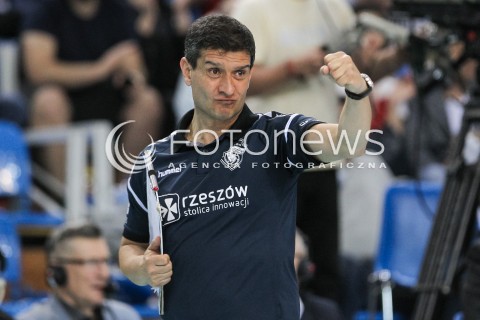  23.04.2018 RZESZOW <br />SIATKOWKA LIGA SIATKOWKI KOBIET LSK 2017/2018 WOMEN VOLLEYBALL POLAND POLISH LEAGUE <br />FAZA PLAYOFF - POLFINAL - 3. MECZ<br />MECZ DEVELOPRES SKYRES RZESZOW - LKS COMMERCECON LODZ <br />N/Z LORENZO MICELLI - I TRENER ( HEAD COACH ) SYLWETKA RADOSC EMOCJE <br /> 