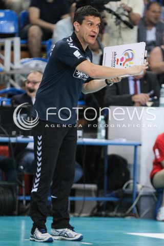  23.04.2018 RZESZOW <br />SIATKOWKA LIGA SIATKOWKI KOBIET LSK 2017/2018 WOMEN VOLLEYBALL POLAND POLISH LEAGUE <br />FAZA PLAYOFF - POLFINAL - 3. MECZ<br />MECZ DEVELOPRES SKYRES RZESZOW - LKS COMMERCECON LODZ <br />N/Z LORENZO MICELLI - I TRENER ( HEAD COACH ) SYLWETKA <br /> 