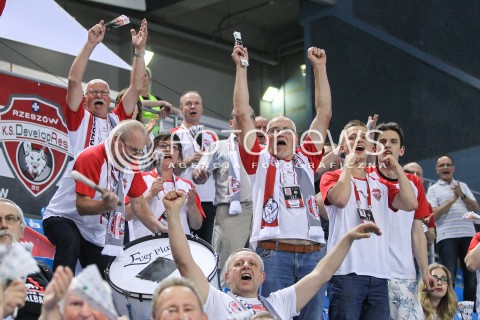  23.04.2018 RZESZOW <br />SIATKOWKA LIGA SIATKOWKI KOBIET LSK 2017/2018 WOMEN VOLLEYBALL POLAND POLISH LEAGUE <br />FAZA PLAYOFF - POLFINAL - 3. MECZ<br />MECZ DEVELOPRES SKYRES RZESZOW - LKS COMMERCECON LODZ <br />N/Z KIBICE DEVELOPRES RZESZOW DOPING EMOCJE <br /> 
