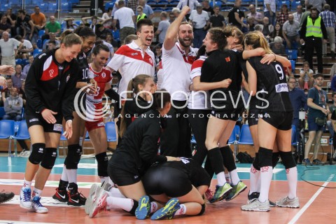  23.04.2018 RZESZOW <br />SIATKOWKA LIGA SIATKOWKI KOBIET LSK 2017/2018 WOMEN VOLLEYBALL POLAND POLISH LEAGUE <br />FAZA PLAYOFF - POLFINAL - 3. MECZ<br />MECZ DEVELOPRES SKYRES RZESZOW - LKS COMMERCECON LODZ <br />N/Z ZAWODNICZKI LKS COMMERCECON LODZ RADOSC ZWYCIESTWO EMOCJE AWANS<br /> 