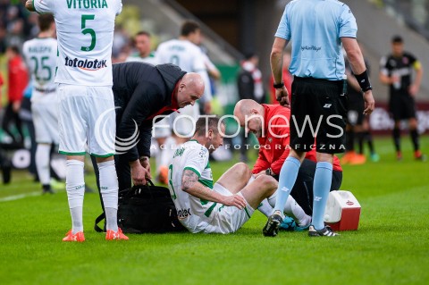  23.04.2018 GDANSK<br />PILKA NOZNA - EKSTRAKLASA SEZON 2017/2018<br />MECZ LECHIA GDANSK - CRACOVIA KRAKOW<br />N/Z JAKUB WAWRZYNIAK KONTUZJA<br /> 