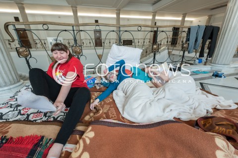  24.04.2018 WARSZAWA SEJM<br />PROTEST NIEPELNOSPRAWNYCH W SEJMIE<br />N/Z UCZESTNICY WYDARZENIA NIEPELNOSPRAWNI DOROSLI Z RODZICAMI<br /> 