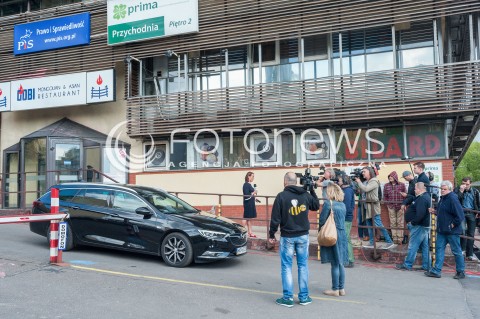  26.04.2018 WARSZAWA<br />PREZENTACJA KANDYDATOW PIS NA PREZYDENTOW MIAST<br />N/Z DZIENNIKARZE PRZED SIEDZIBA PIS NA NOWOGRODZKIEJ<br /> 