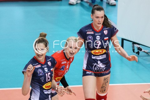  26.04.2018 RZESZOW <br />SIATKOWKA LIGA SIATKOWKI KOBIET LSK 2017/2018 WOMEN VOLLEYBALL POLAND POLISH LEAGUE <br />FAZA PLAYOFF - MECZ O 3. MIEJSCE - 1. MECZ<br />MECZ DEVELOPRES SKYRES RZESZOW - GROT BUDOWLANI LODZ <br />N/Z KAJA GROBELNA AGATA WITKOWSKA JULIA TWARDOWSKA RADOSC EMOCJE <br /> 