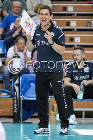  26.04.2018 RZESZOW <br />SIATKOWKA LIGA SIATKOWKI KOBIET LSK 2017/2018 WOMEN VOLLEYBALL POLAND POLISH LEAGUE <br />FAZA PLAYOFF - MECZ O 3. MIEJSCE - 1. MECZ<br />MECZ DEVELOPRES SKYRES RZESZOW - GROT BUDOWLANI LODZ <br />N/Z LORENZO MICELLI - I TRENER ( HEAD COACH ) SYLWETKA RADOSC EMOCJE <br /> 