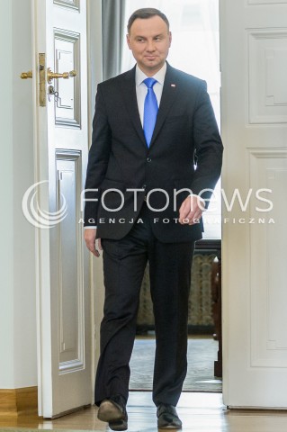  27.04.2018 WARSZAWA<br />PODPISANIE USTAWY O ZMIANIE USTAWY O USLUGACH PLATNICZYCH ORAZ NIEKTORYCH INNYCH USTAW DOTYCZACYCH BLEDNYCH PRZELEWOW<br />N/Z PREZYDENT RP ANDRZEJ DUDA <br /> 