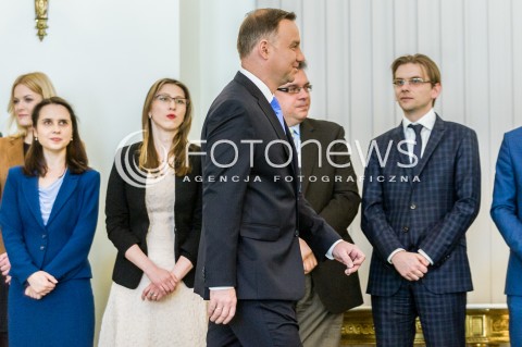  27.04.2018 WARSZAWA<br />PODPISANIE USTAWY O ZMIANIE USTAWY O USLUGACH PLATNICZYCH ORAZ NIEKTORYCH INNYCH USTAW DOTYCZACYCH BLEDNYCH PRZELEWOW<br />N/Z PREZYDENT RP ANDRZEJ DUDA <br /> 