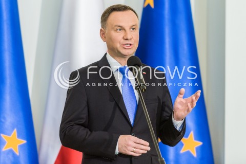  27.04.2018 WARSZAWA<br />PODPISANIE USTAWY O ZMIANIE USTAWY O USLUGACH PLATNICZYCH ORAZ NIEKTORYCH INNYCH USTAW DOTYCZACYCH BLEDNYCH PRZELEWOW<br />N/Z PREZYDENT RP ANDRZEJ DUDA <br /> 