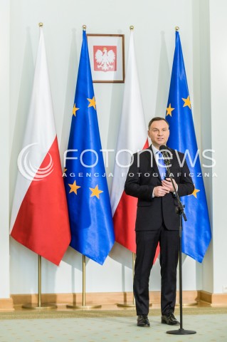  27.04.2018 WARSZAWA<br />PODPISANIE USTAWY O ZMIANIE USTAWY O USLUGACH PLATNICZYCH ORAZ NIEKTORYCH INNYCH USTAW DOTYCZACYCH BLEDNYCH PRZELEWOW<br />N/Z PREZYDENT RP ANDRZEJ DUDA <br /> 