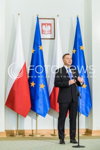  27.04.2018 WARSZAWA<br />PODPISANIE USTAWY O ZMIANIE USTAWY O USLUGACH PLATNICZYCH ORAZ NIEKTORYCH INNYCH USTAW DOTYCZACYCH BLEDNYCH PRZELEWOW<br />N/Z PREZYDENT RP ANDRZEJ DUDA <br /> 